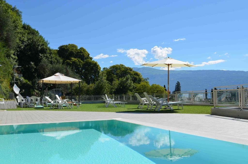 Residence Il Poggio Al Sole Toscolano Maderno Exterior foto