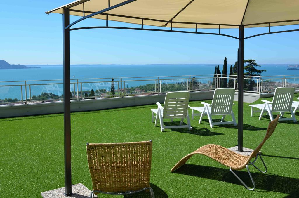 Residence Il Poggio Al Sole Toscolano Maderno Exterior foto