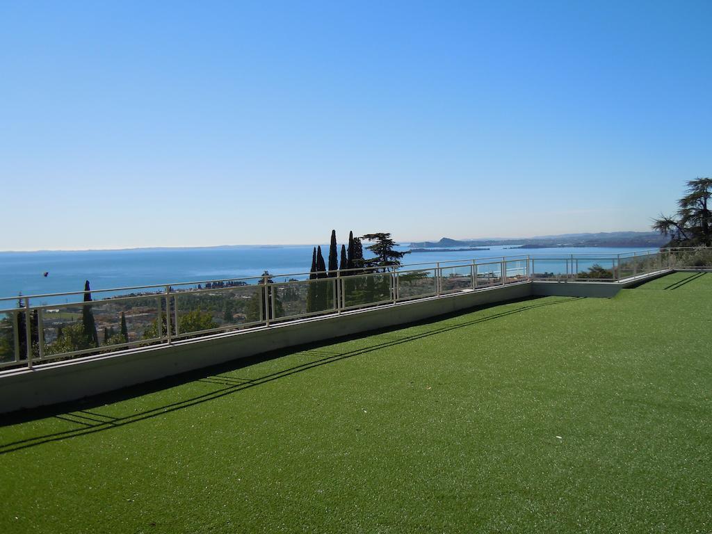 Residence Il Poggio Al Sole Toscolano Maderno Exterior foto
